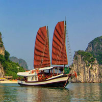 Jonque-privee-a-Bai-Tu-Long